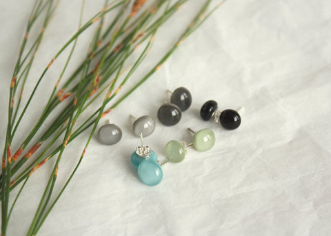 Glass Stud Earrings - Classics - Black, Gray and Other Colours